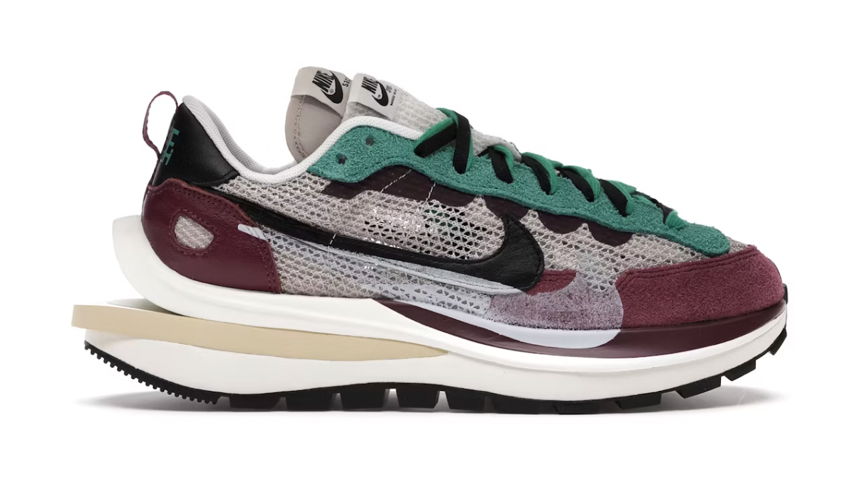 Nike Vaporwaffle sacai Villain Red Neptune Green