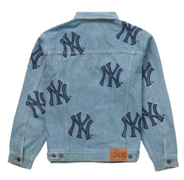 Supreme x New York Yankees Denim Trucker Jacket Washed Blue